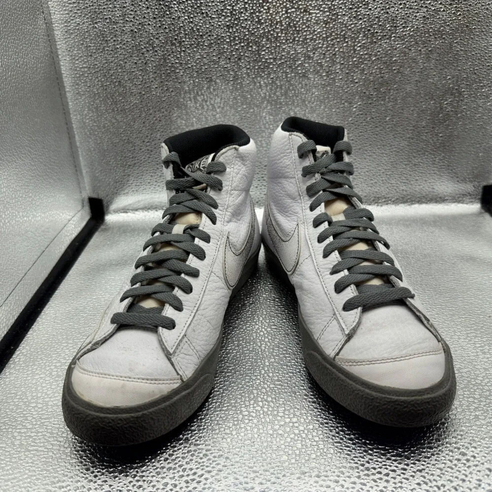 Size 9.5 Nike Blazer Mid 77 Sneakers Mens White Excellent 50 Years of Hip Hop